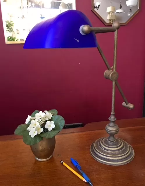 מנורת שולחן קלאסית